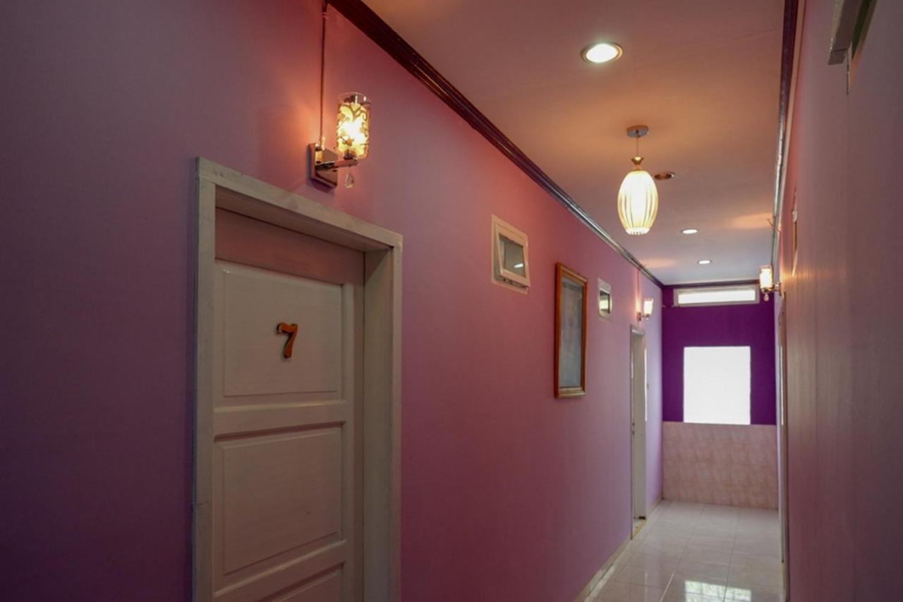 Reddoorz @ Hotel Aulia Majene Экстерьер фото