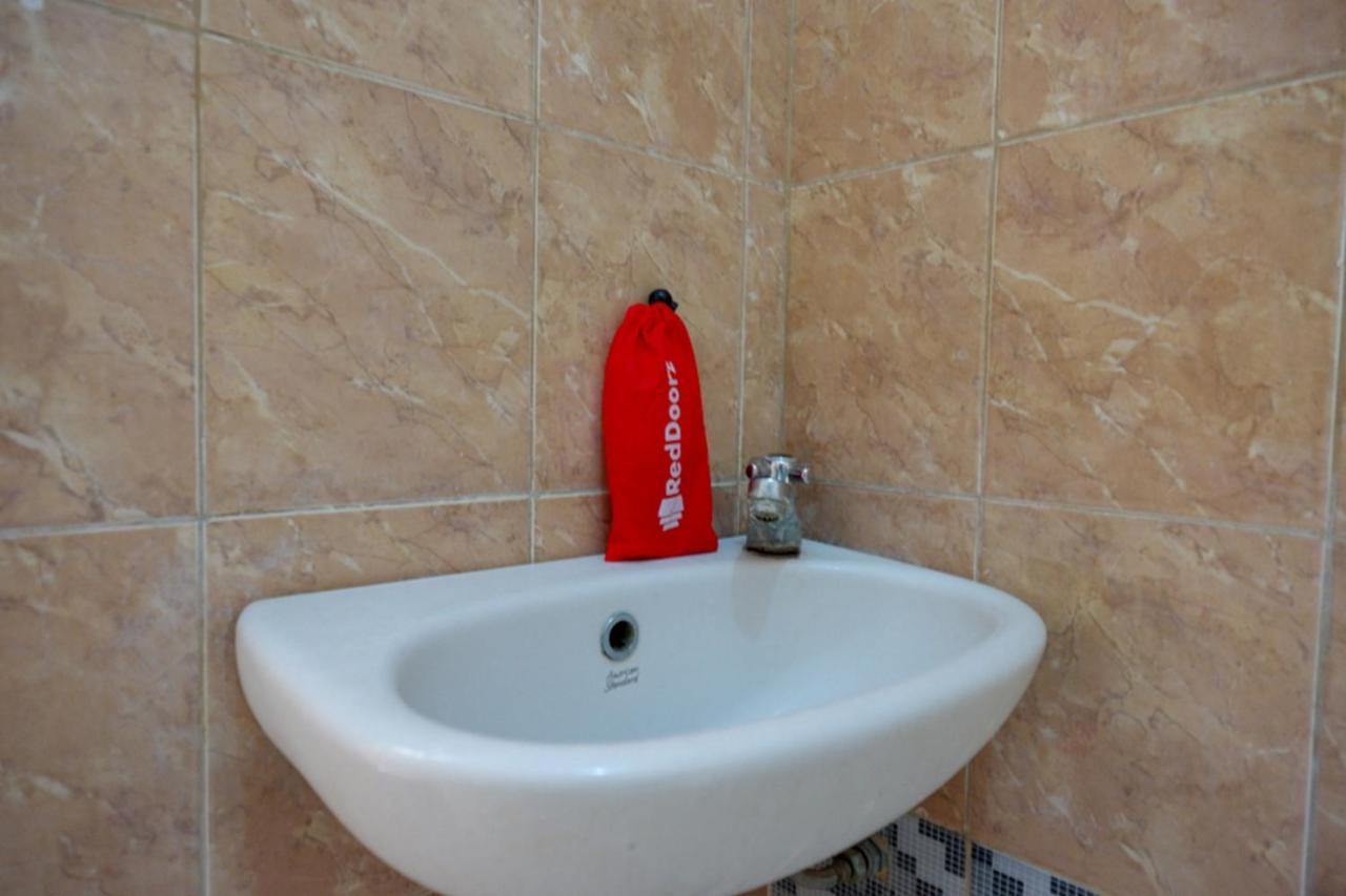 Reddoorz @ Hotel Aulia Majene Экстерьер фото